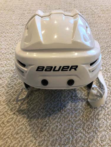 PRO STOCK BAUER RE-AKT NHL TEAM ISSUE HELMET WHITE SMALL PRO RETURN
