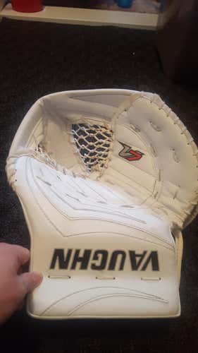 Vaughn Velocity V7 Goalie Glove & Blocker Regular Senior