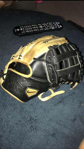 RARE Nike diamond elite pro 11.5