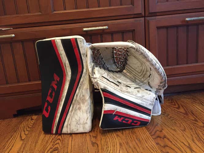 CCM Premier R1.9 Goalie Trapper & Blocker Regular Intermediate