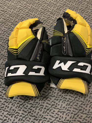 New CCM Super Tacks Gloves Senior