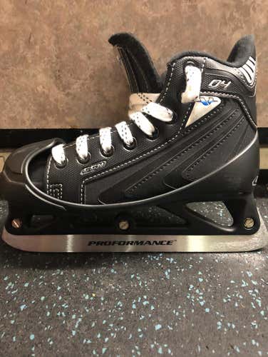 CCM Vector 04 Junior Goalie Skates Size 1.5 D