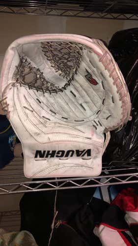 Vaughn V7 Glove, White/White, Senior, Regular