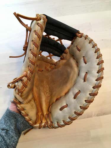 Rawlings 12.5” 1B mitt “Made In USA”