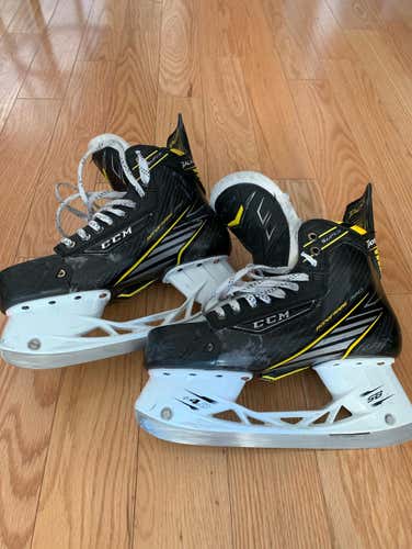 LIGHTLY USED- CCM SuperTacks