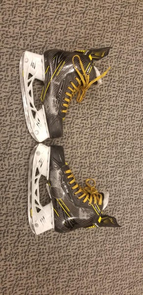 CCM Super Tacks Skates Junior Size 5.5