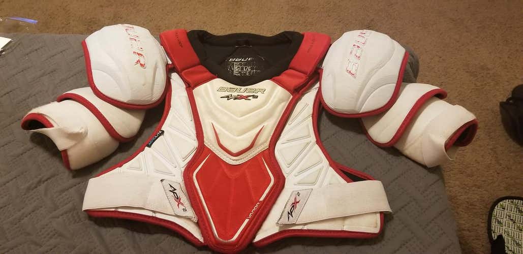 Bauer Vapor APX2 Shoulder Pads