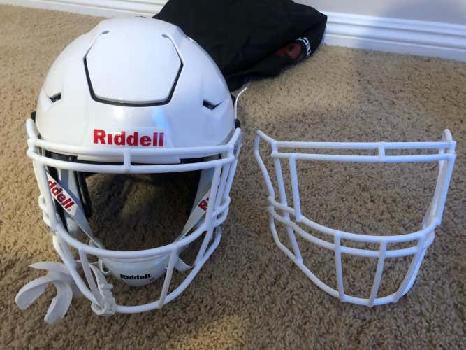 Brand New Riddell Speed Flex Medium W/ Extra Facemask