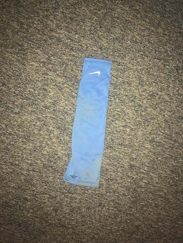 Blue And White Large Nike 3/4 Sleeve