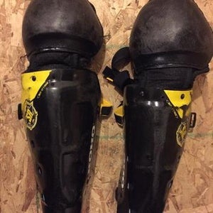 KOHO USED SHIN PADS LIGHT WEIGHT FOR ROLLER HOCKEY
