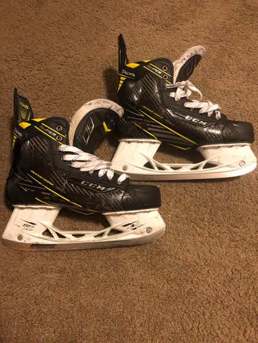 Pro Stock CCM Super Tacks Senior Size 9.5 D