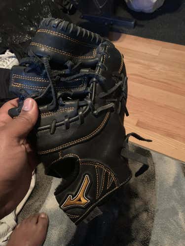 New Mizuno Glove