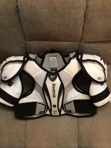 Pro Stock Reebok 9k Shoulder Pads