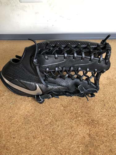 Nike MVP Edge Glove