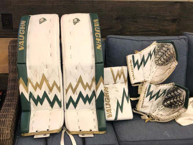 Mint Condition Vaughn Pro Carbon Goalie Pads