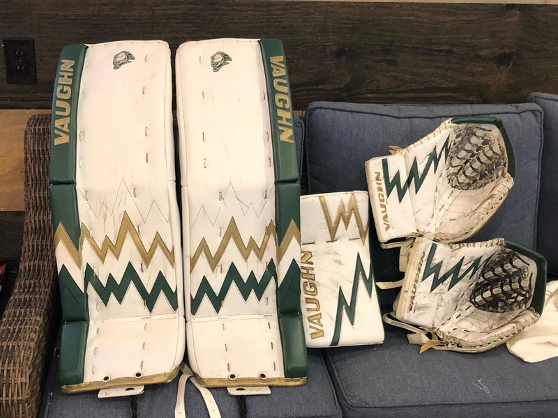 Mint Condition Vaughn Pro Carbon Goalie Pads