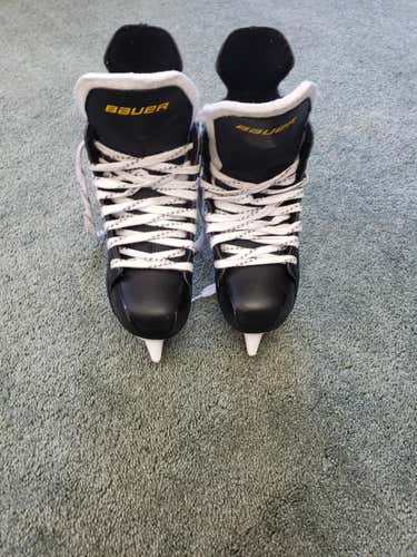 Bauer Supreme 140 Skates Size 5