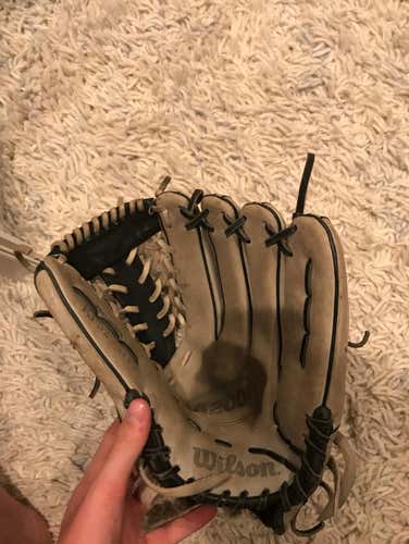 LIGHTLY USED Wilson A2000 Outfielders Glove
