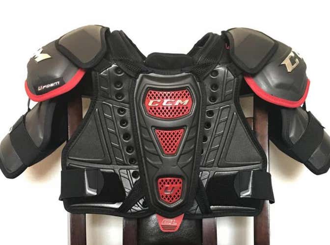 CCM U+ Crazy Light Shoulder Pads Senior Medium