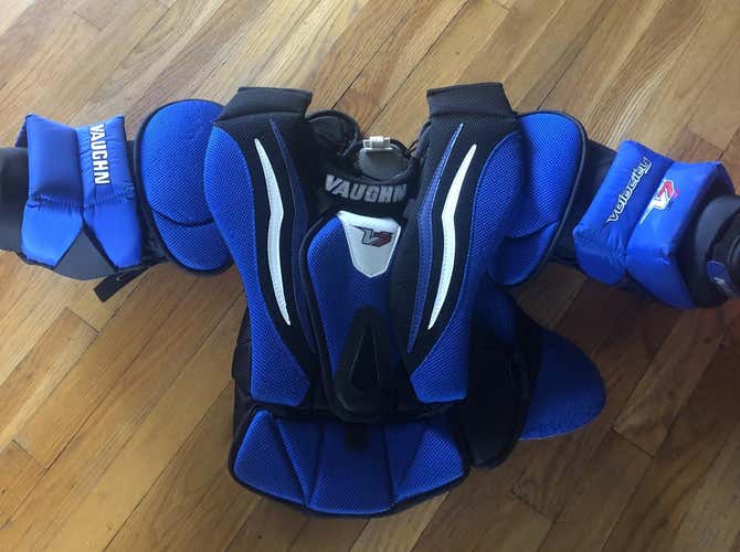 Vaughn Velocity V7 XF Pro Carbon Chest and Arm Protector Goalie Chest Protector Junior