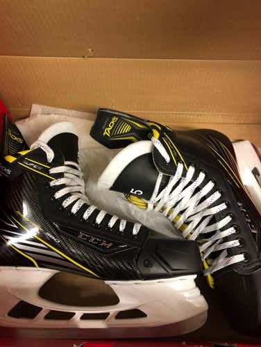 New Super Tacks Skates - Size 10.5 D - Bauer TUUKS