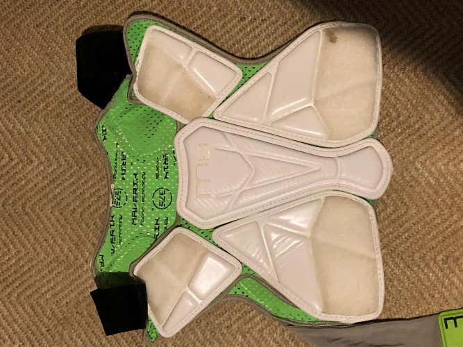 Light Weight Mavrik M3 Speed Pad/Shoulder Pads