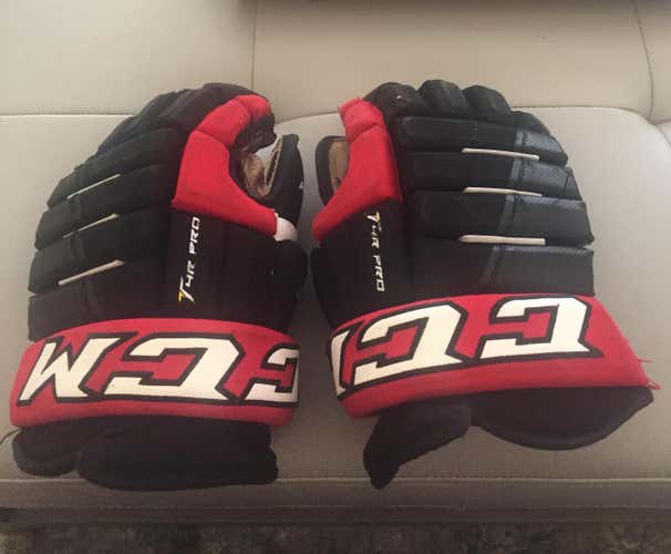 Used Ccm 4roll Gloves