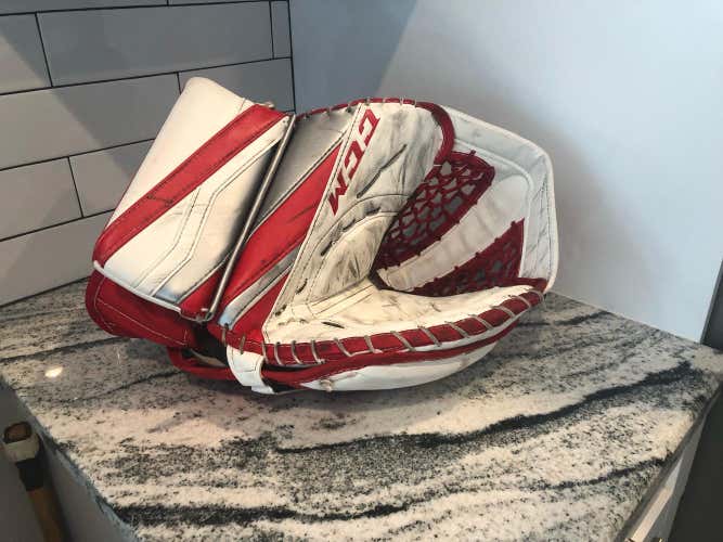 CCM Extreme Flex III Pro Goalie Glove
