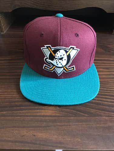 Anaheim Ducks Hat. Great Condition!