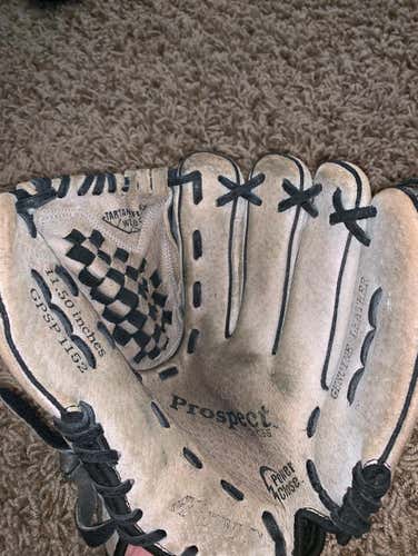mizuno baseball glove.