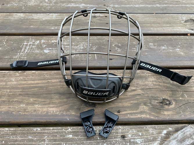 Bauer Re act Titanium Cage Senior Medium