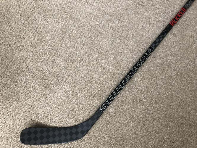 NEW Sher-Wood Rekker EK365 Grip Stick , RH, PP88 Curve, 75 Flex