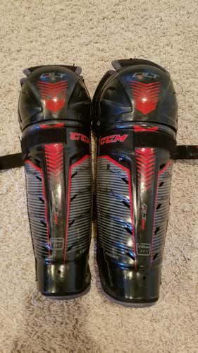 CCM QuickLite 250 Shin Pads Junior