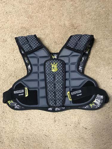 BARELY USED Brine LOPRO Shoulder Pads Sz MED.