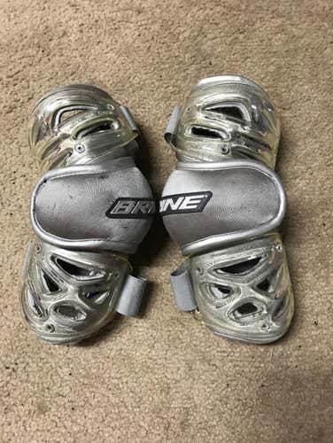 BARELY USED BRINE OG VENTILATOR Arm Guards adult Sz Small OBO