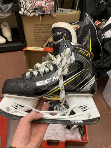 Super Tacks AS1 Skates 8.5