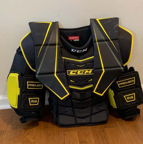 CCM Premier r.19 Chest Protector