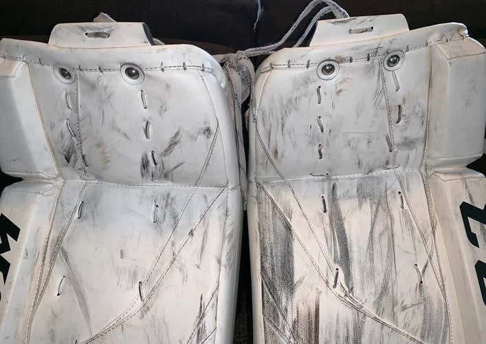 CCM Revolution 577 Intermediate 31+1 Goalie Leg Pads