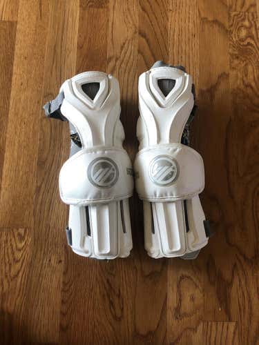 Maverik rx3 white medium