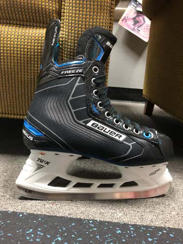 Bauer Nexus Freeze Size 6.5 D Senior Skates