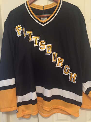 CCM Pittsburgh Penguins Vintage Jersey with Pittsburgh logo