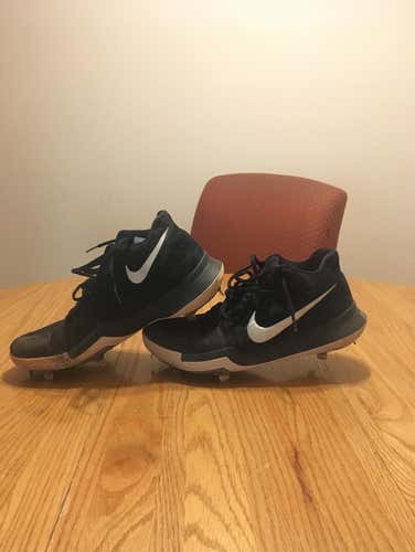 Kyrie Baseball Cleats