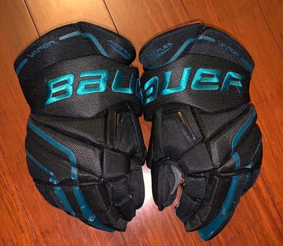 Bauer Vapor Black And teal