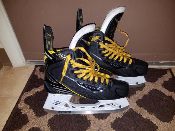 CCM Tacks 6092 Senior Skates 9.5 D