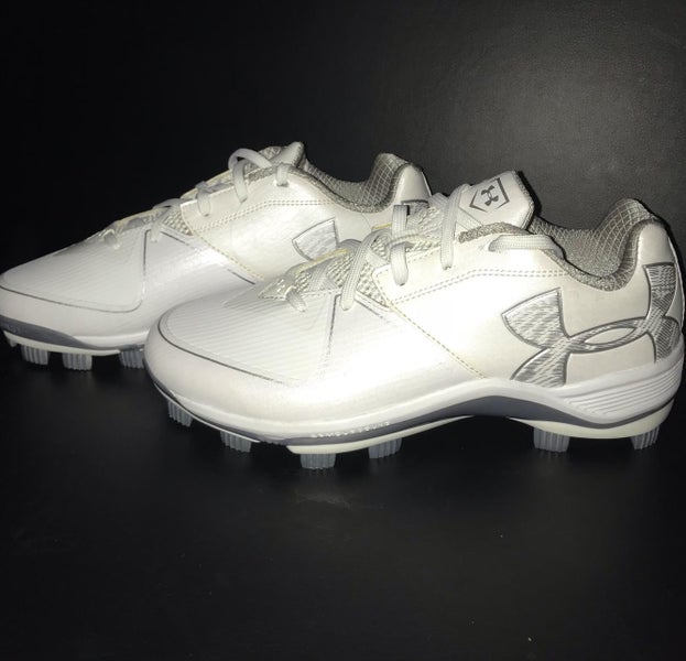 BRAND NEW UA MOLDED CLEATS SIZE 10.5