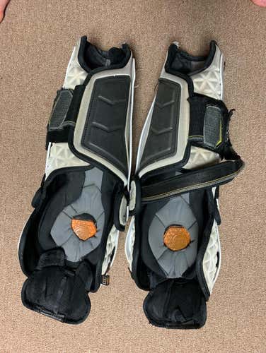 Used Ultra Tacks Shins Size 15