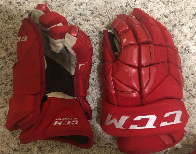CCM Pro Stock Red Gloves 14” HGP14