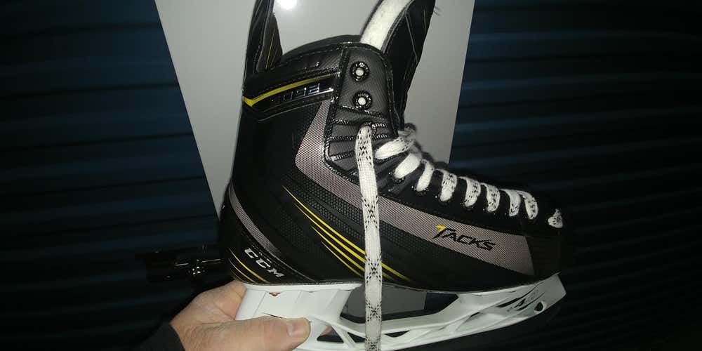 New CCM Tacks 5052 Skates Senior Size 10