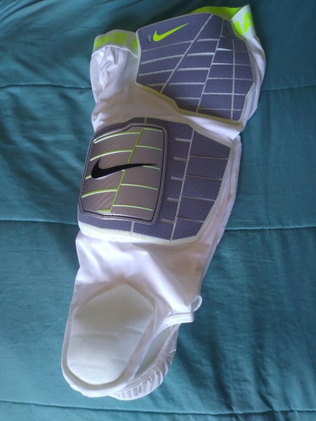 New Nike Pro Combat Med