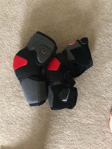CCM Vector CS Medium Elbow Pads